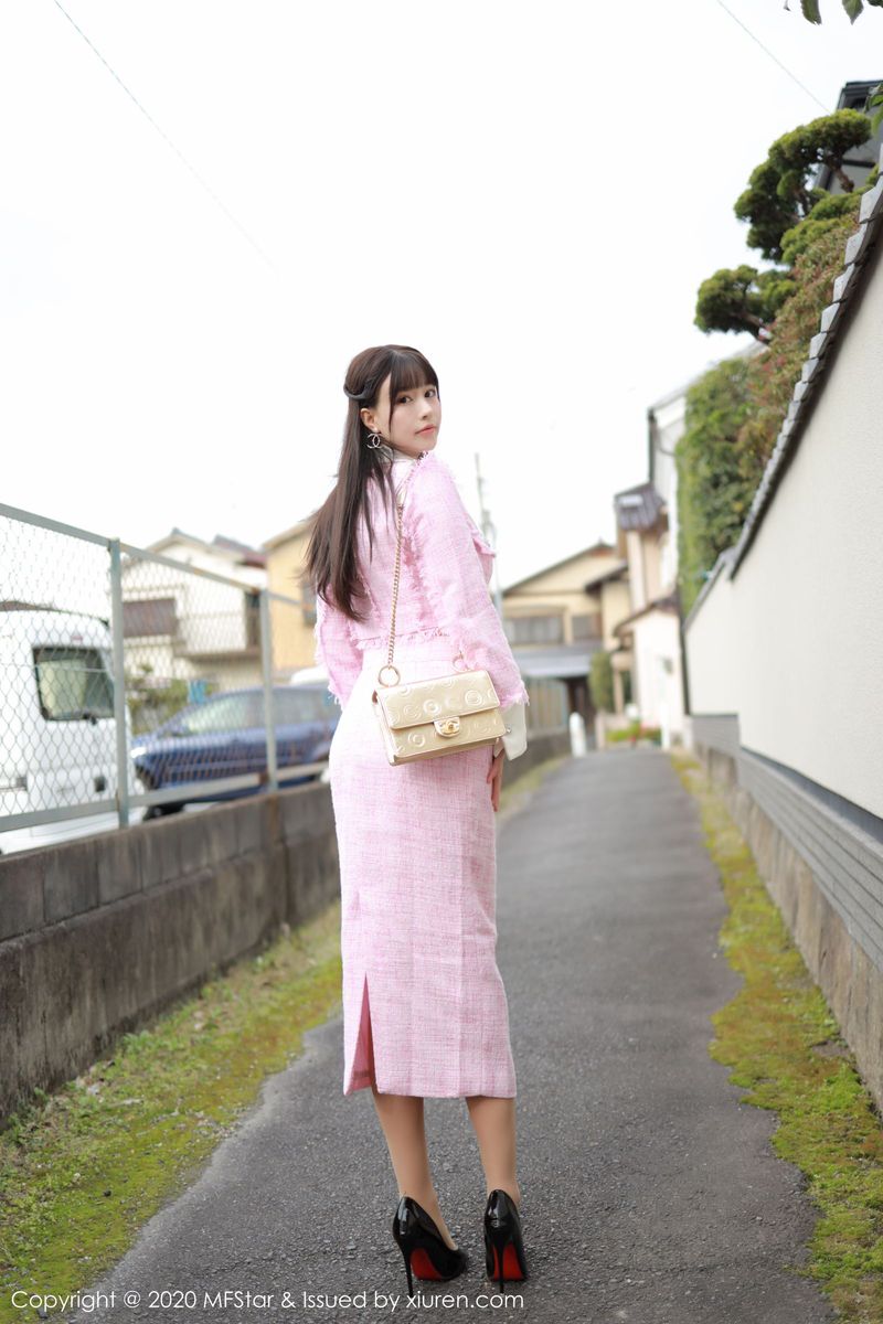 模范学院美女模特Flower朱可儿童颜巨乳丝袜美腿北海道旅拍