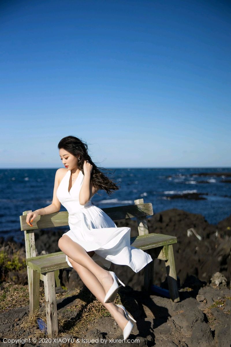 语画界性感女神杨晨晨sugar银色吊裙与朦胧丝袜济州岛旅拍