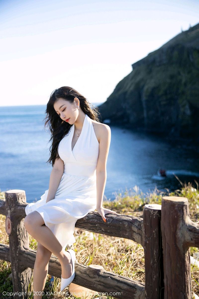 语画界性感女神杨晨晨sugar银色吊裙与朦胧丝袜济州岛旅拍