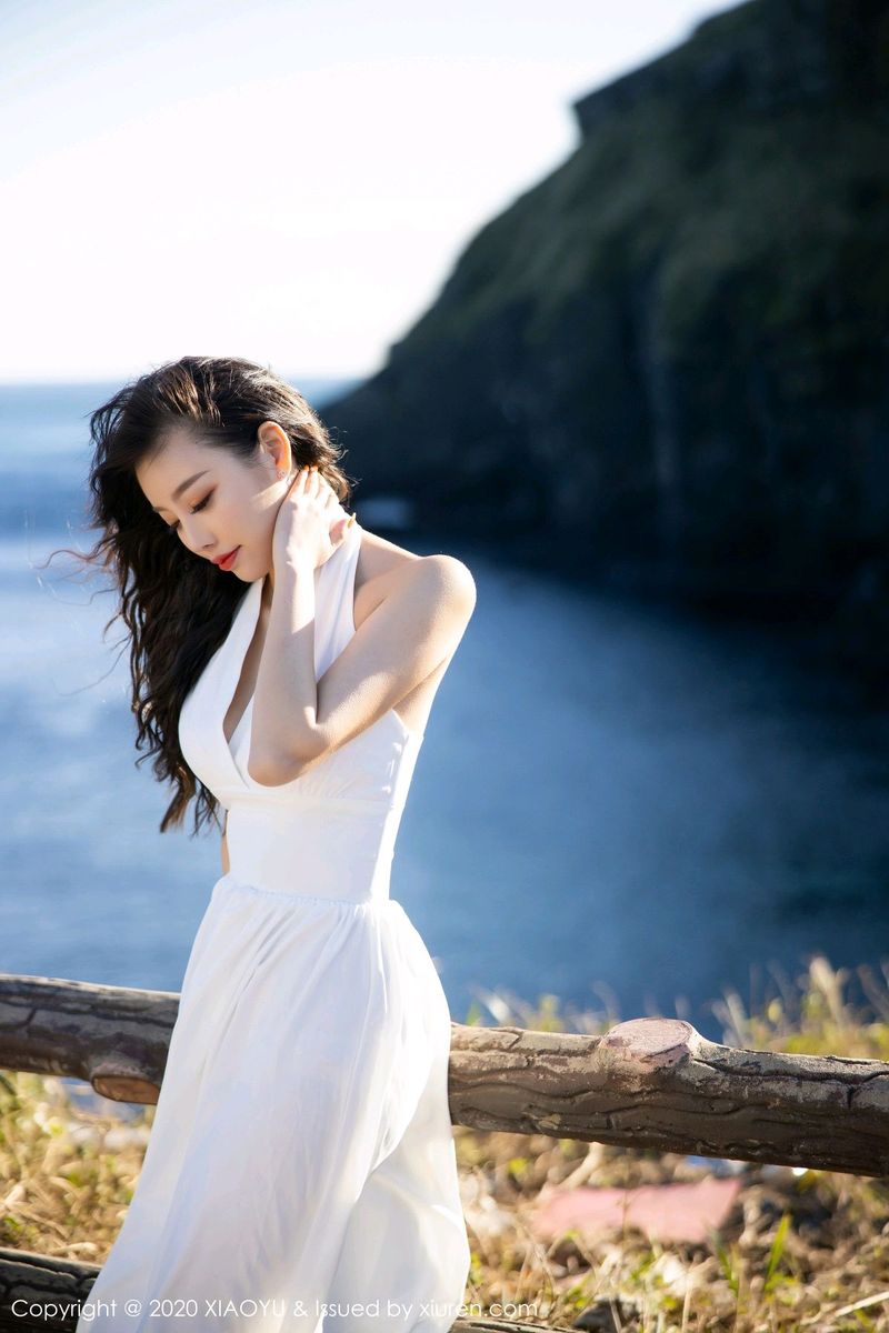 语画界性感女神杨晨晨sugar银色吊裙与朦胧丝袜济州岛旅拍