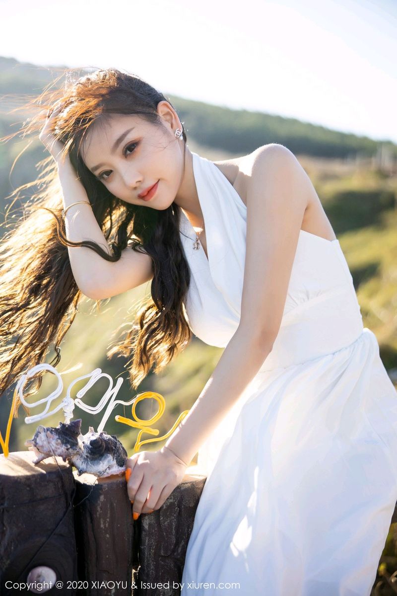 语画界性感女神杨晨晨sugar银色吊裙与朦胧丝袜济州岛旅拍