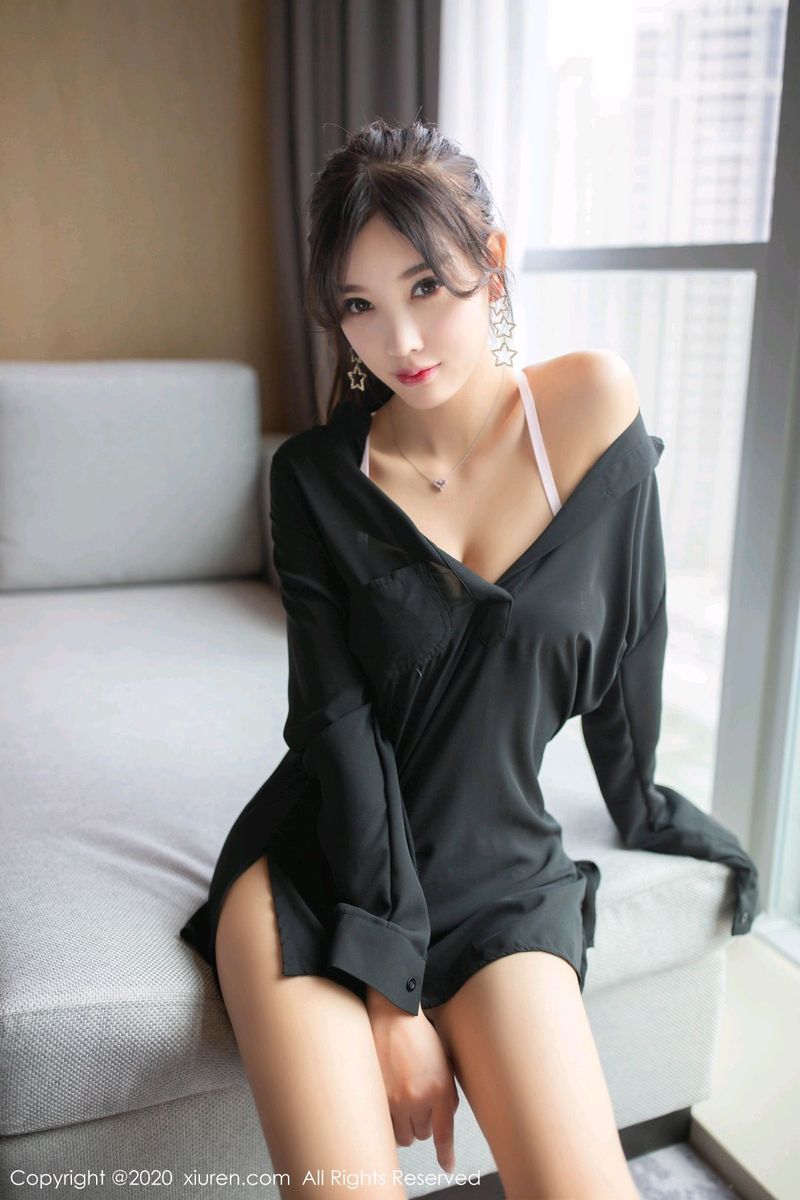 秀人网性感女神杨晨晨sugar黑衬衫内衣诱惑主题居家写真