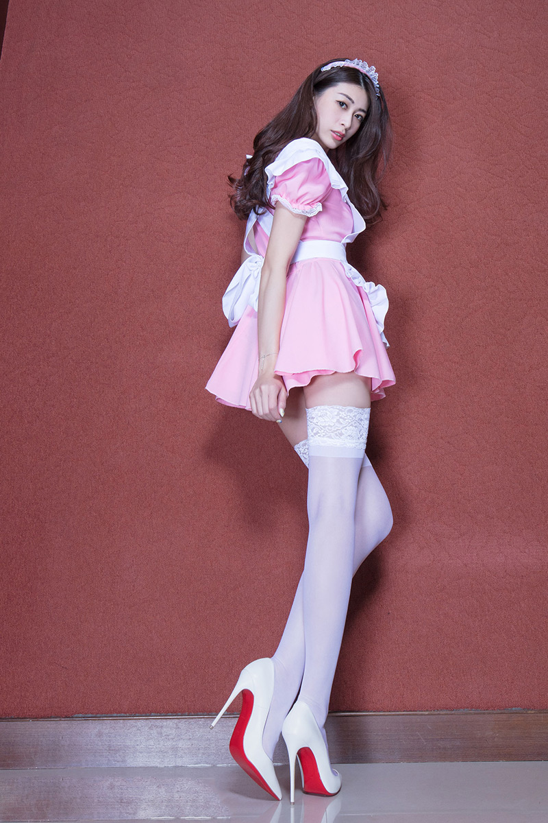 蔡茵茵Flora白丝女仆+黑丝套裙BeautyLeg风情写真集