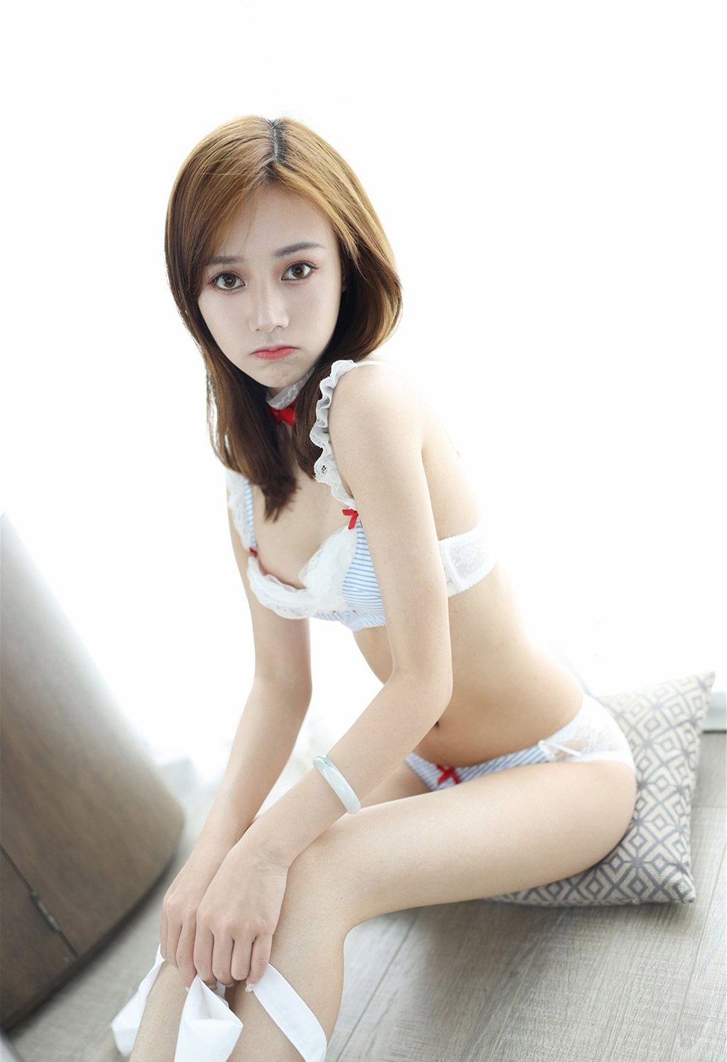 羽住real性感比基尼与温柔可儿女仆系列