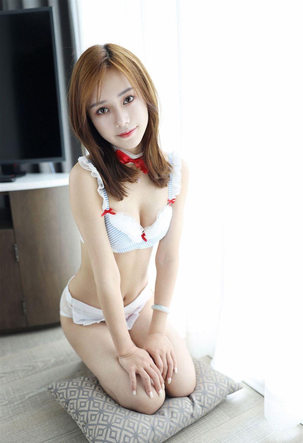 羽住real性感比基尼与温柔可儿女仆系列