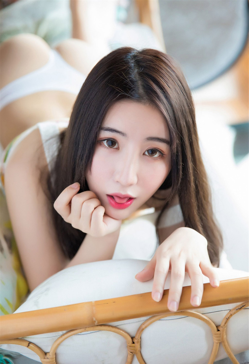 绯月樱雪峰高耸挺拔圆润翘臀若隐若现