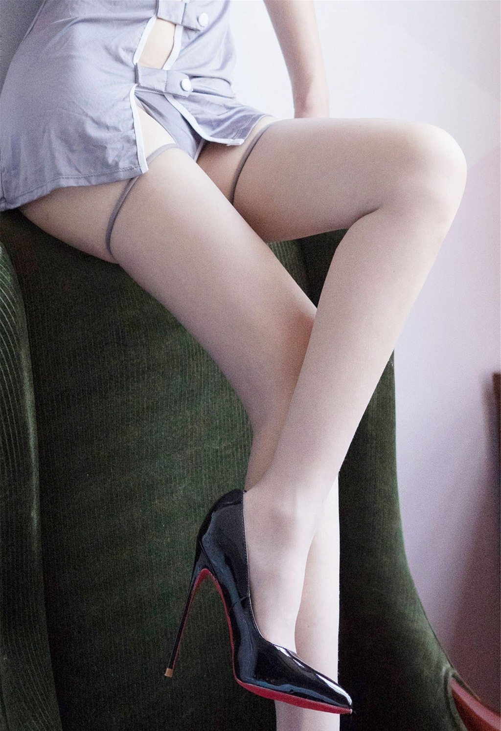 孙梦瑶V制服OL与魅惑内衣下性感娇躯娇艳欲滴