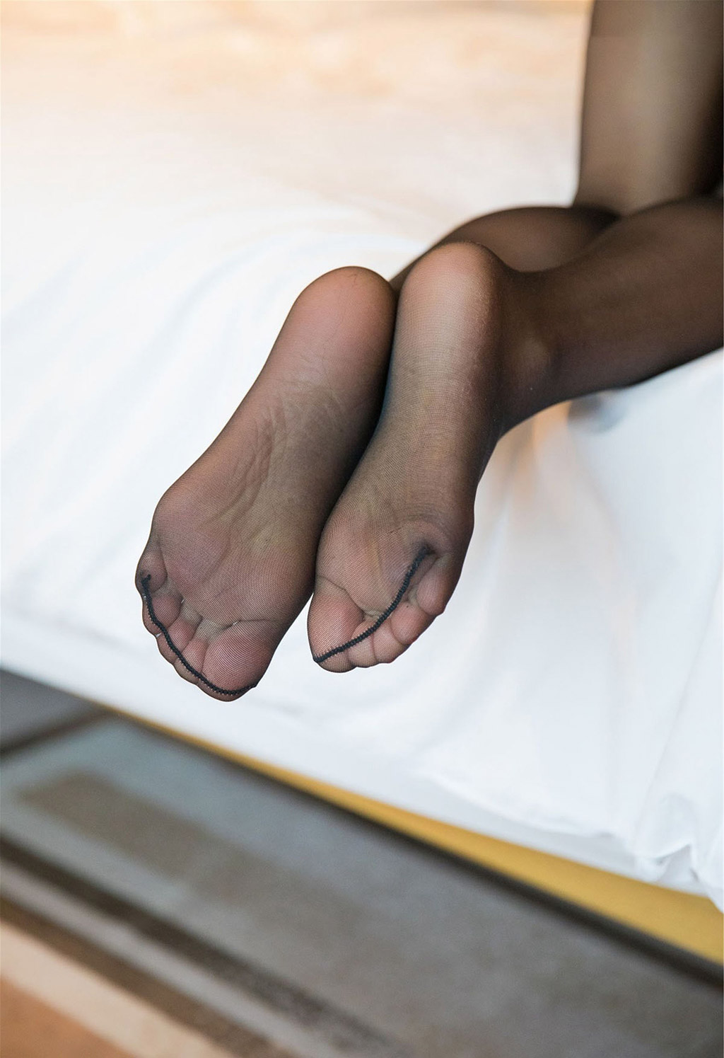 周于希Sandy蓝色短裙延伸下的黑丝魅惑