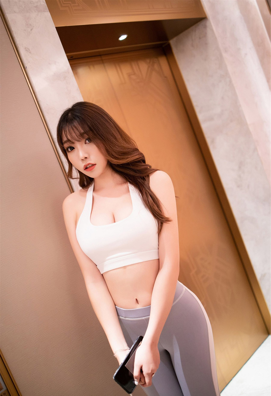 芝芝Booty性感运动内衣长腿翘臀福利