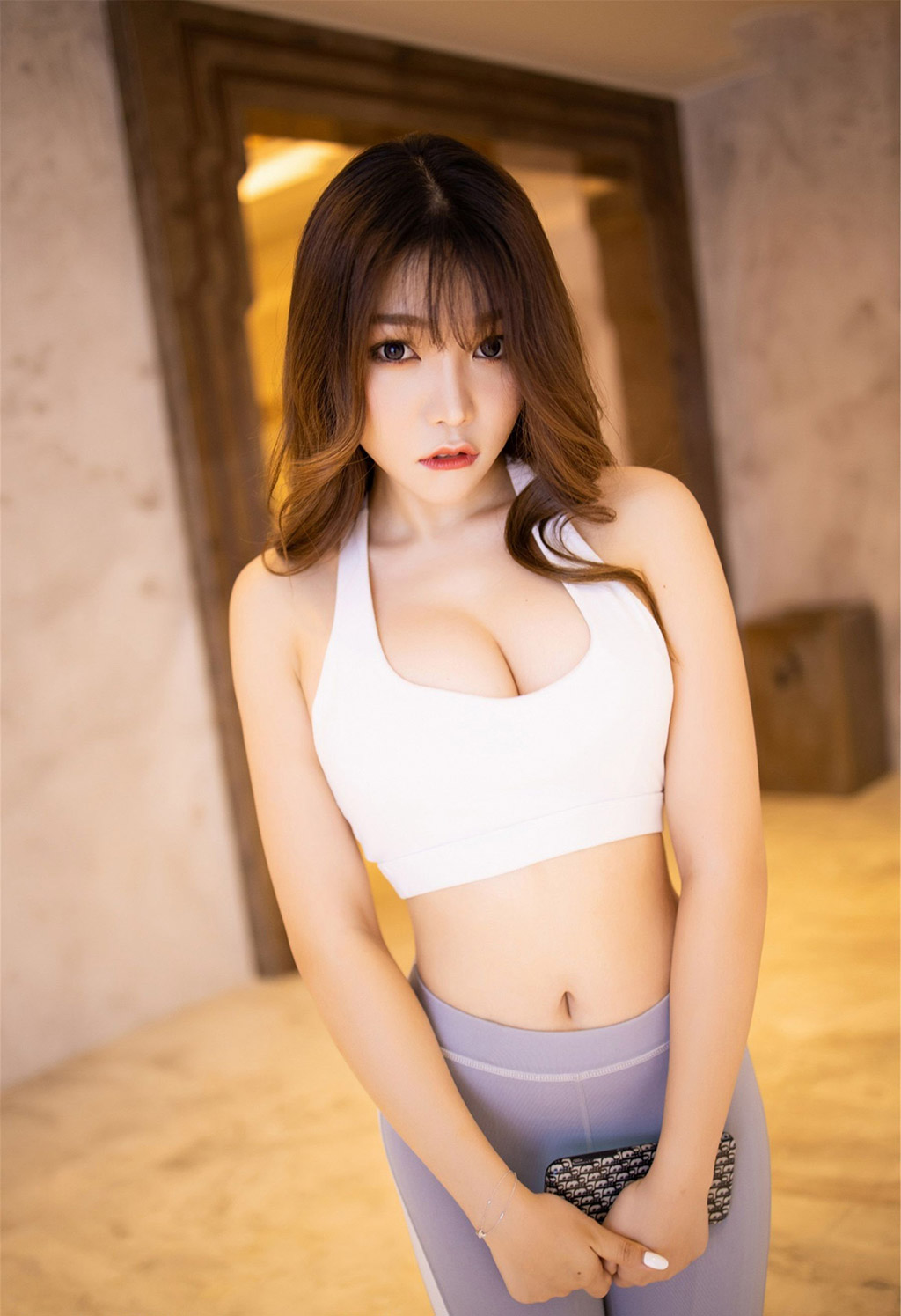 芝芝Booty性感运动内衣长腿翘臀福利