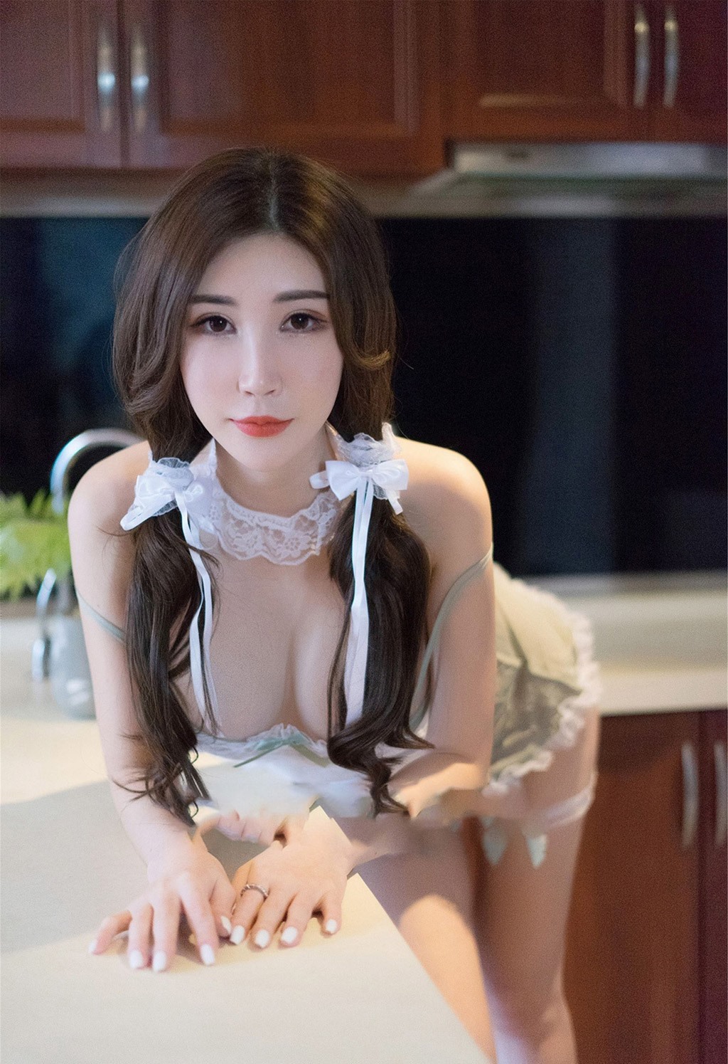 孙梦瑶V镂空半透魅惑情趣内衣