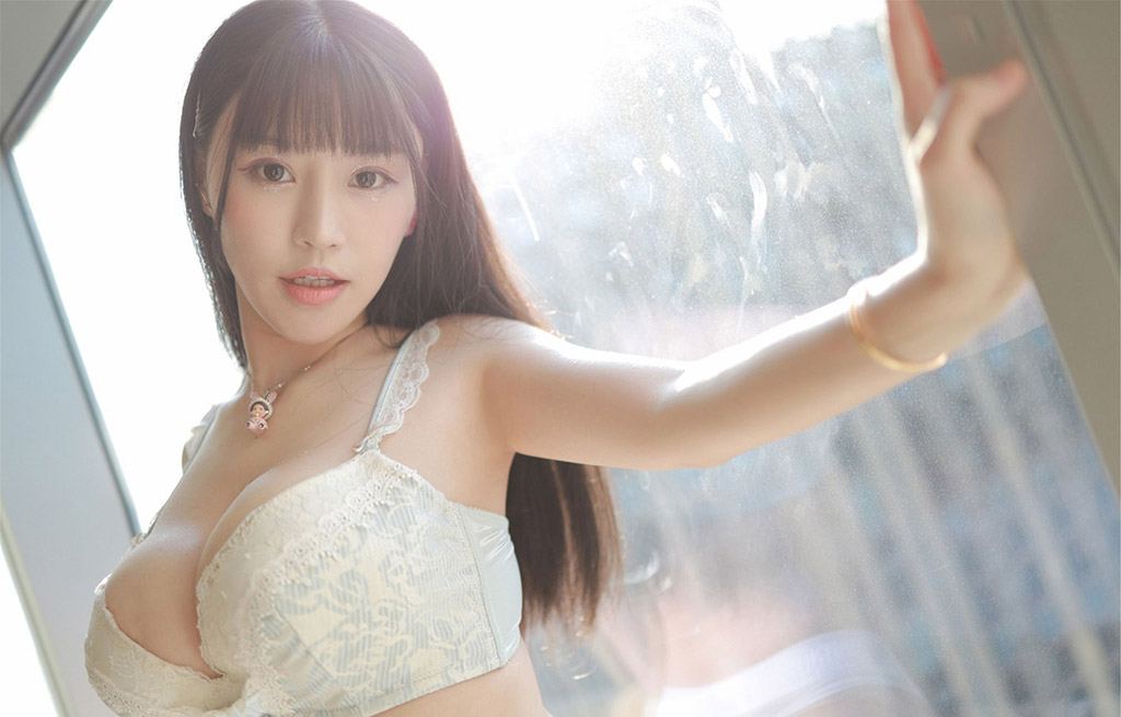 朱可儿精致内衣下美胸呼之欲出