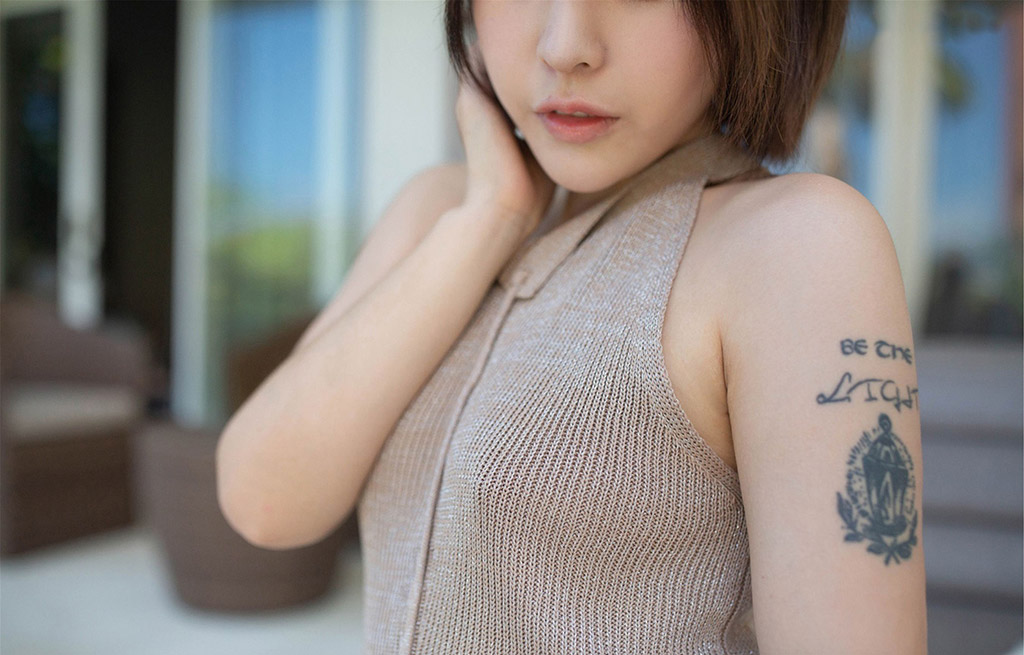 Evelyn艾莉性感毛衣激凸翘臀系列