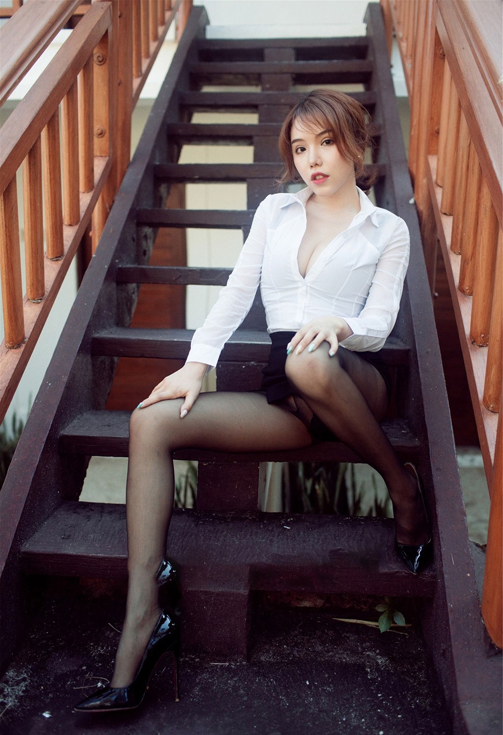 黄楽然室外性感秘书装下黑丝灵动极致诱惑