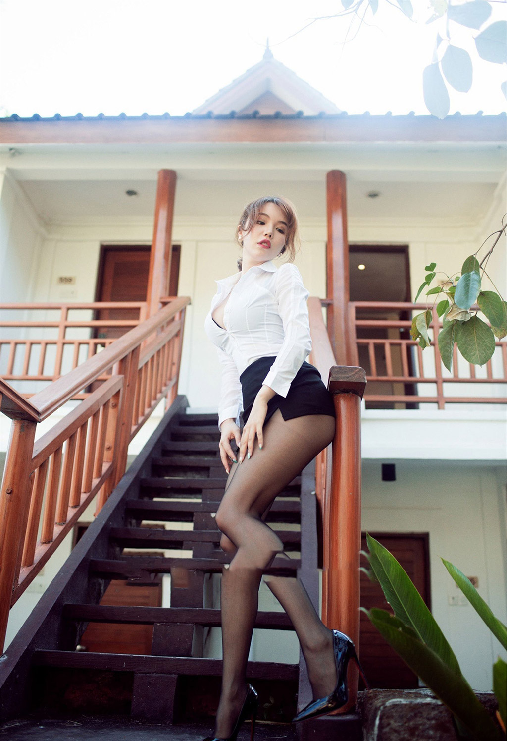 黄楽然室外性感秘书装下黑丝灵动极致诱惑