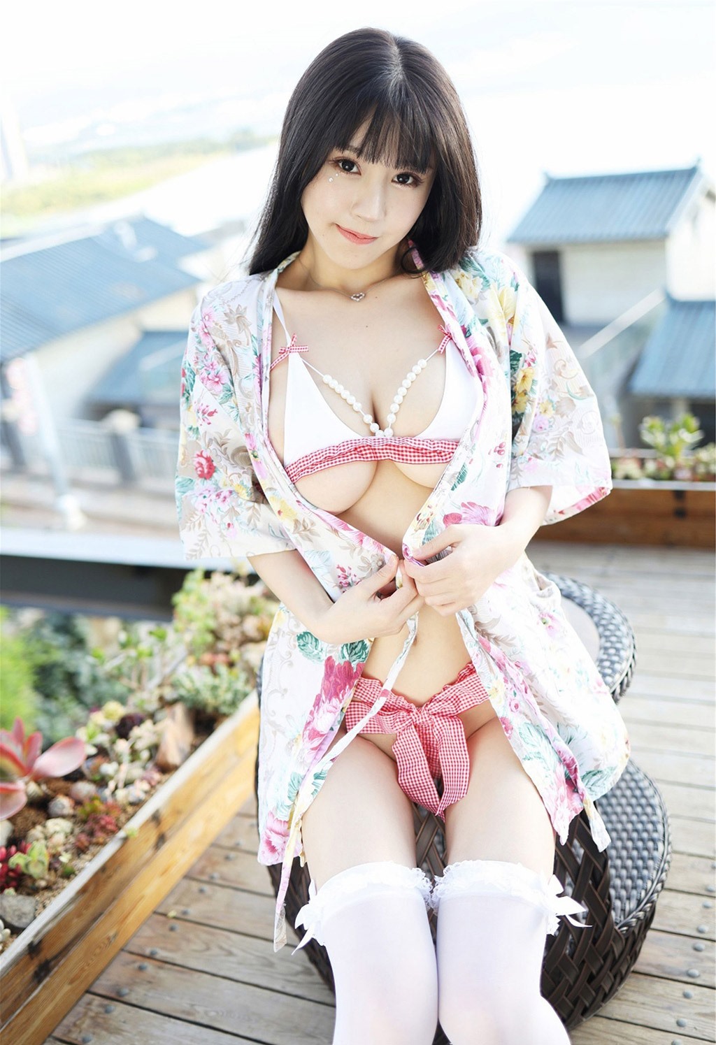 Flower朱可儿户外凹凸别致的性感身材