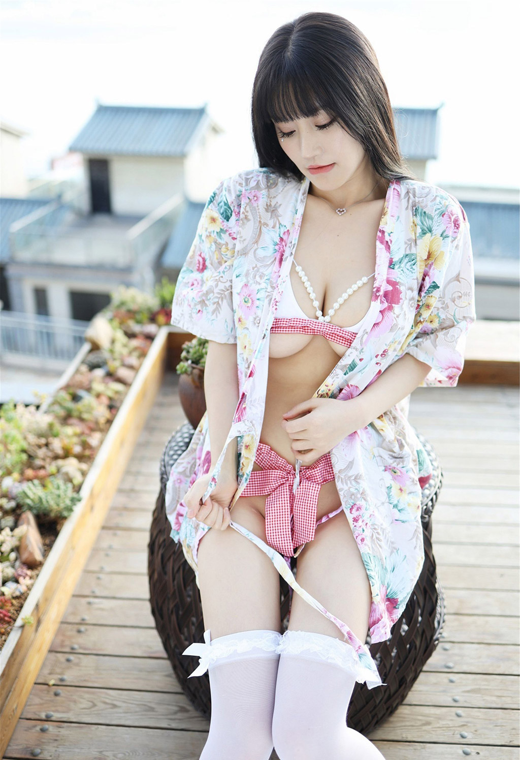 Flower朱可儿户外凹凸别致的性感身材