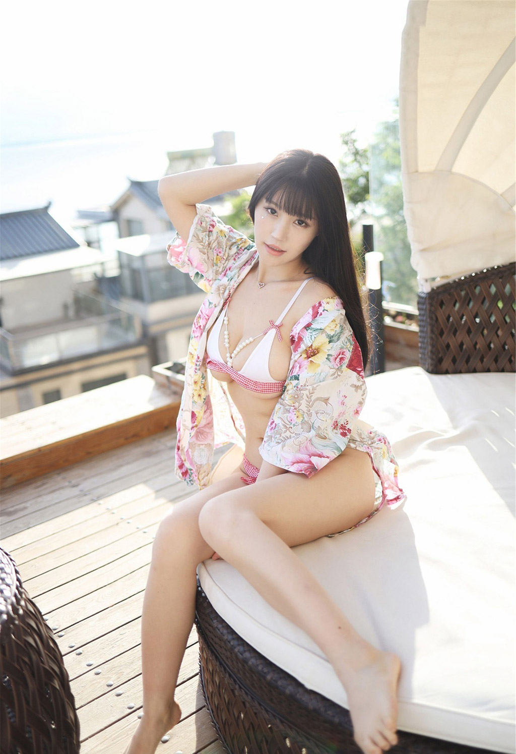 Flower朱可儿户外凹凸别致的性感身材