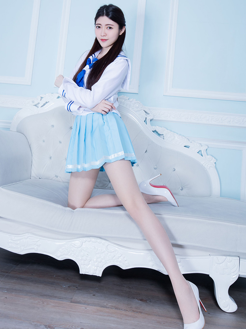 腿模Brindy《黑丝旗袍+学生装》 [BeautyLeg] No.1555 美腿写真集