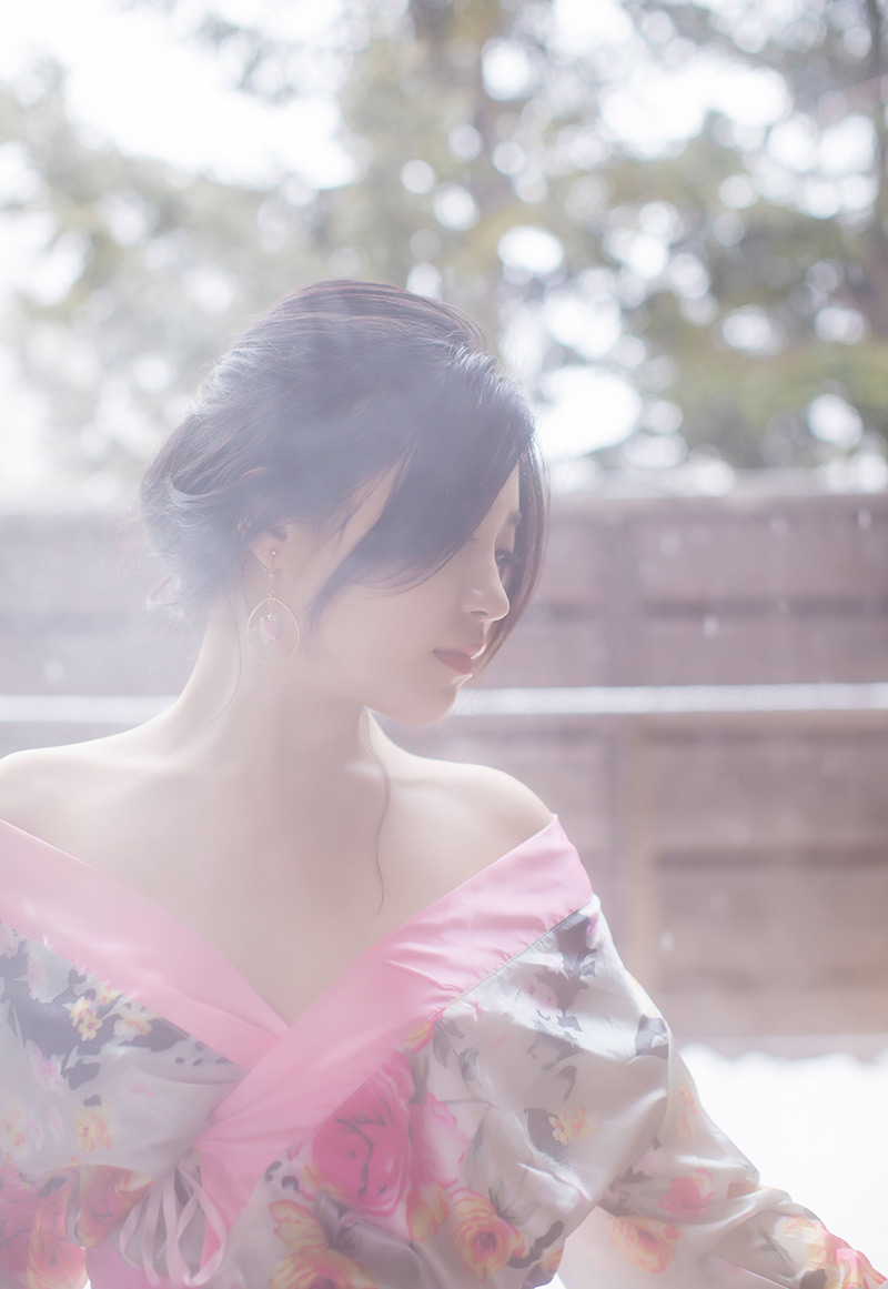 性感翘臀美女许诺Sabrina白色蕾丝美腿诱