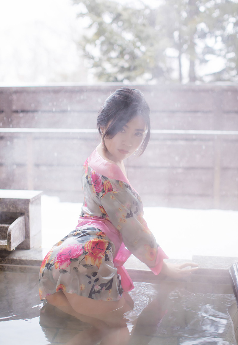 性感翘臀美女许诺Sabrina白色蕾丝美腿诱