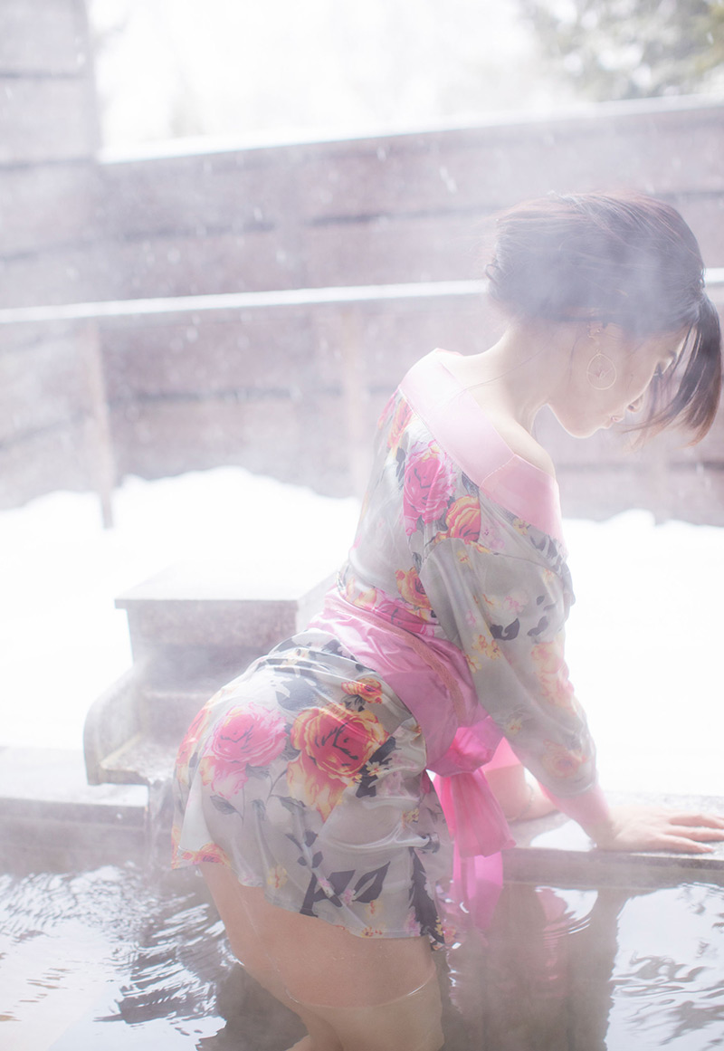 性感翘臀美女许诺Sabrina白色蕾丝美腿诱