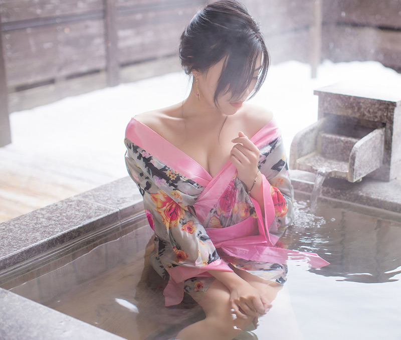 性感翘臀美女许诺Sabrina白色蕾丝美腿诱