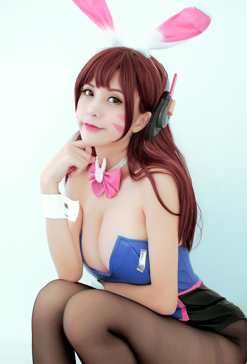 女神夏美低胸内衣写真美胸饱满诱人