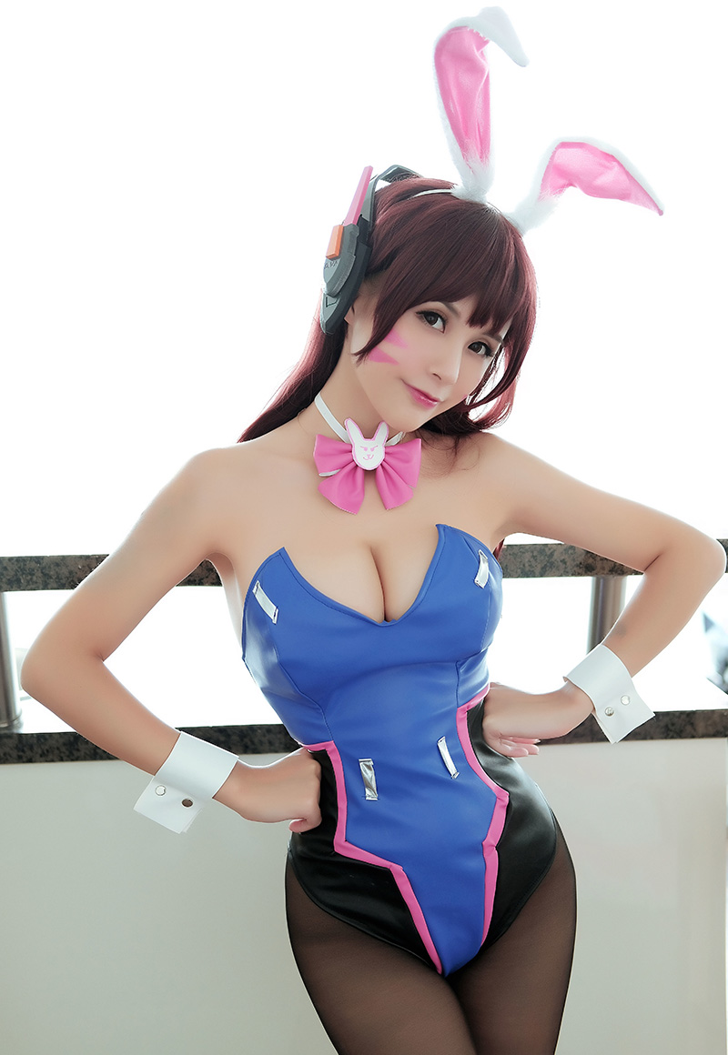 女神夏美低胸内衣写真美胸饱满诱人