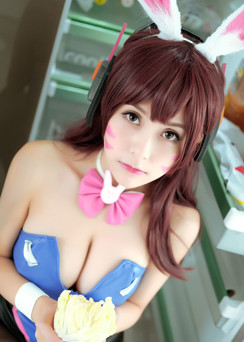 女神夏美低胸内衣写真美胸饱满诱人