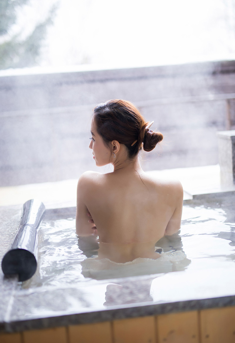 高挑模特猫宝眼镜职业黑丝OL性感撩人