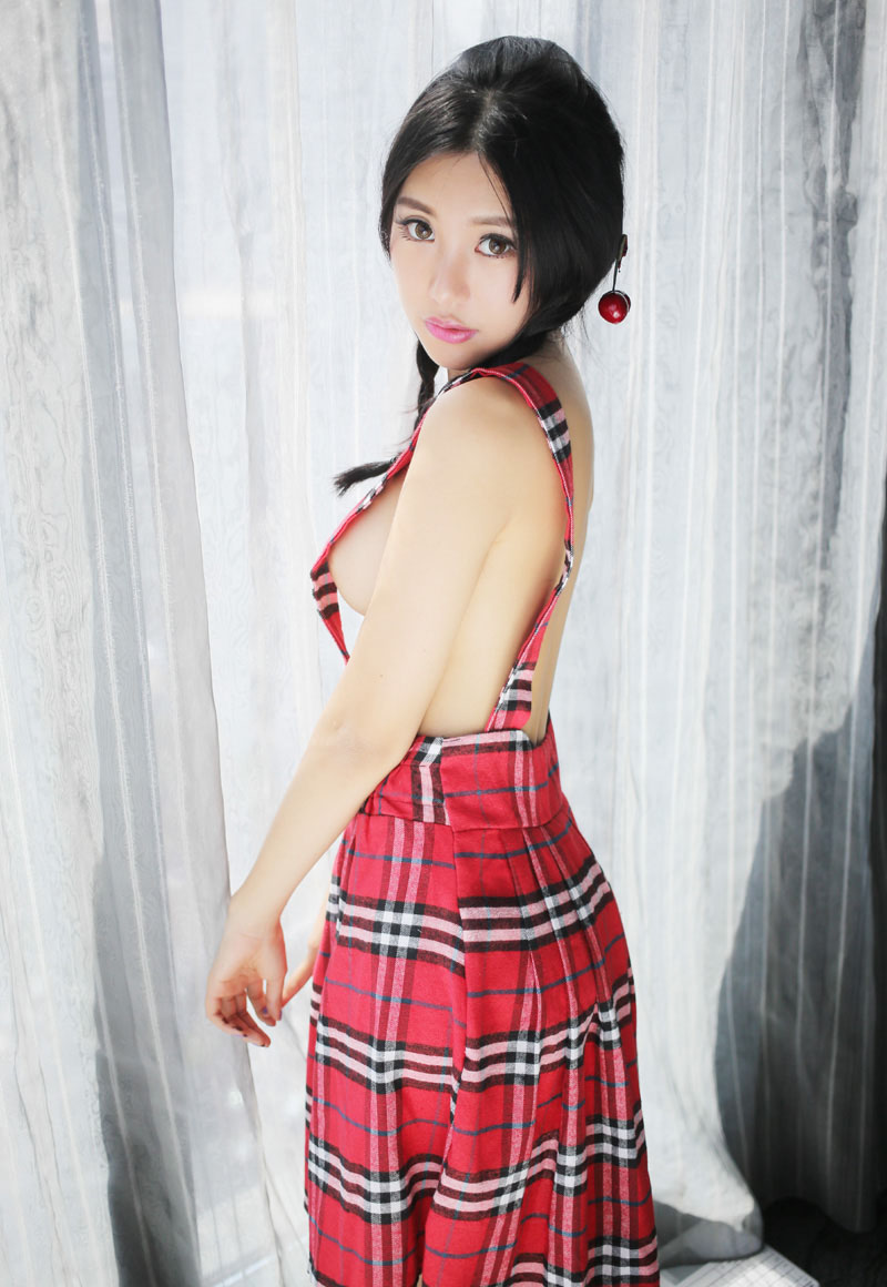 绮里嘉性感内衣美拍羡煞旁人