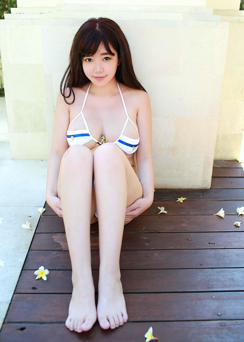 性感饱满大奶妹刘飞儿制服诱惑美图