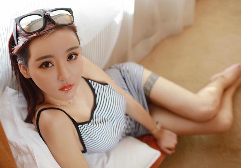 精彩福利图靓丽妹子佳佳巨乳性感撩人