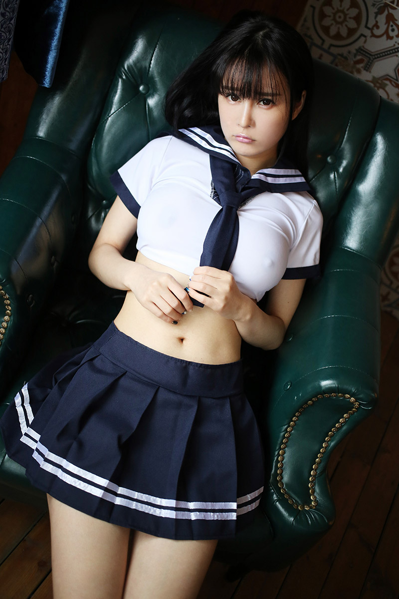 水嫩妹子蔡文钰饱满丰挺的酥胸谁不爱