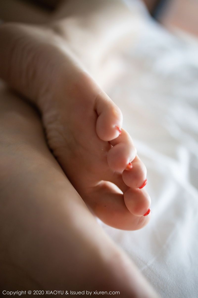 语画界美女模特Miss玄子凹凸身材修长美腿性感床照私房套图