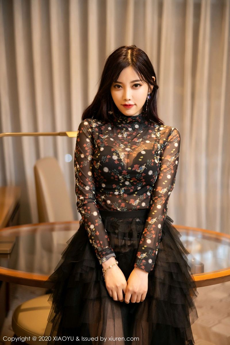 语画界性感女神杨晨晨sugar黑色吊裙朦胧丝袜澳门气质旅拍