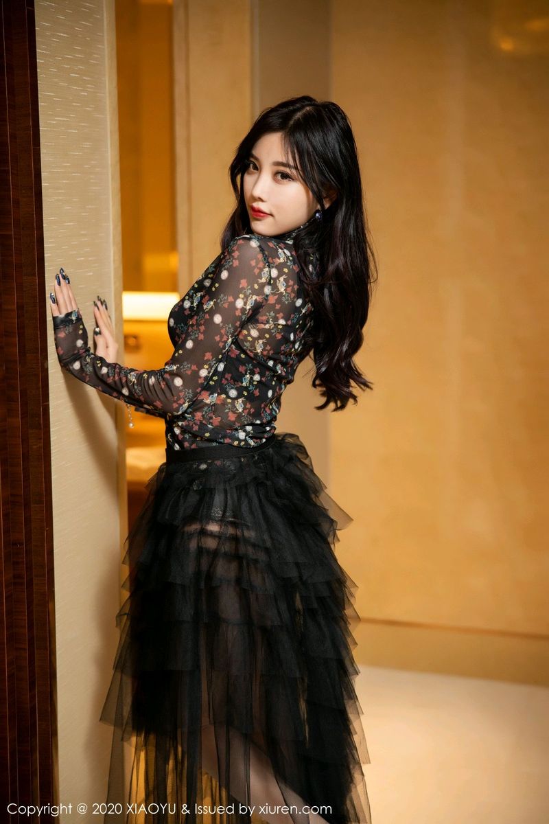 语画界性感女神杨晨晨sugar黑色吊裙朦胧丝袜澳门气质旅拍