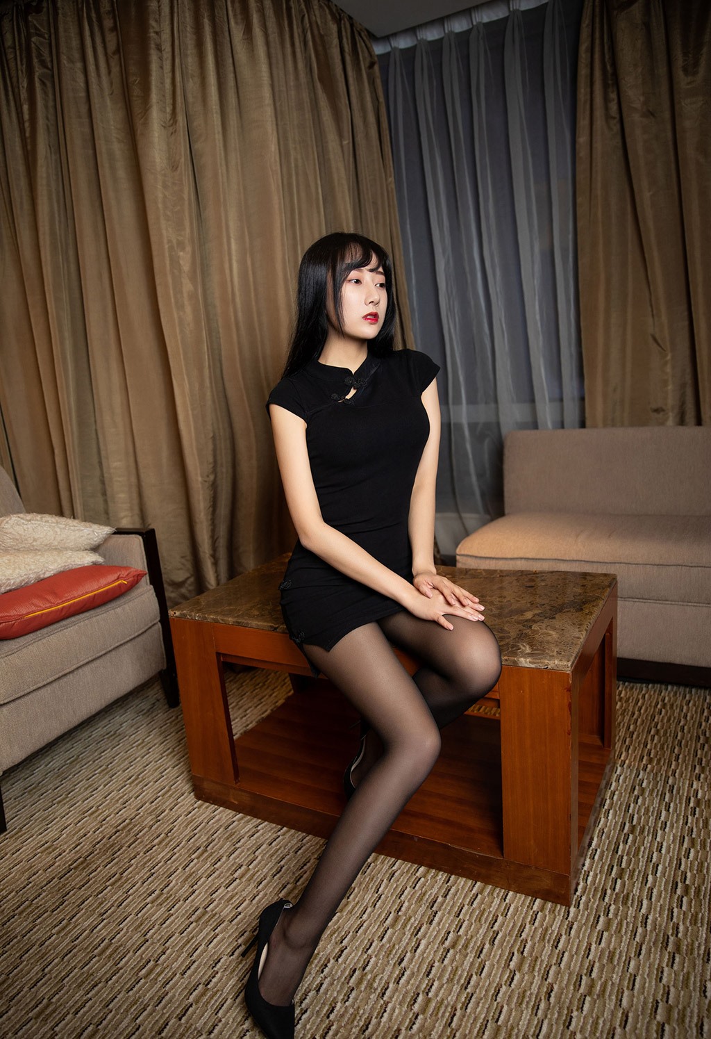 何嘉颖性感内衣黑丝美腿系列