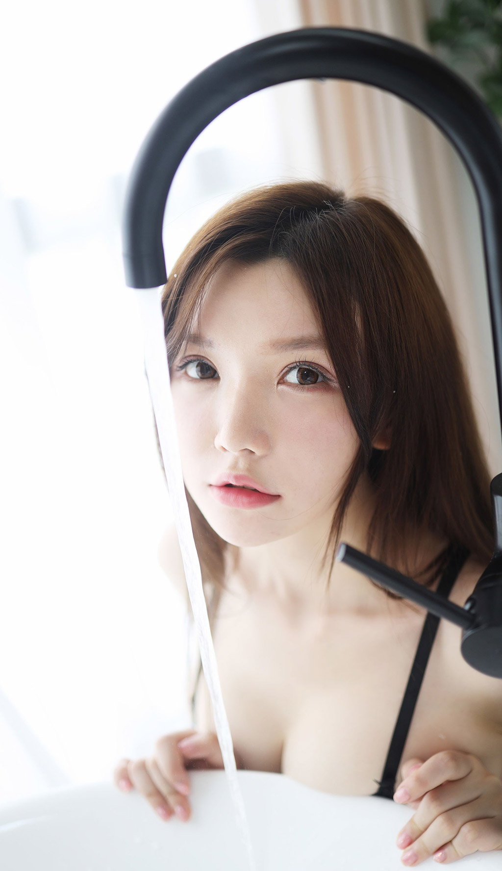 糯美子Mini魅惑的镂空蕾丝内衣系列