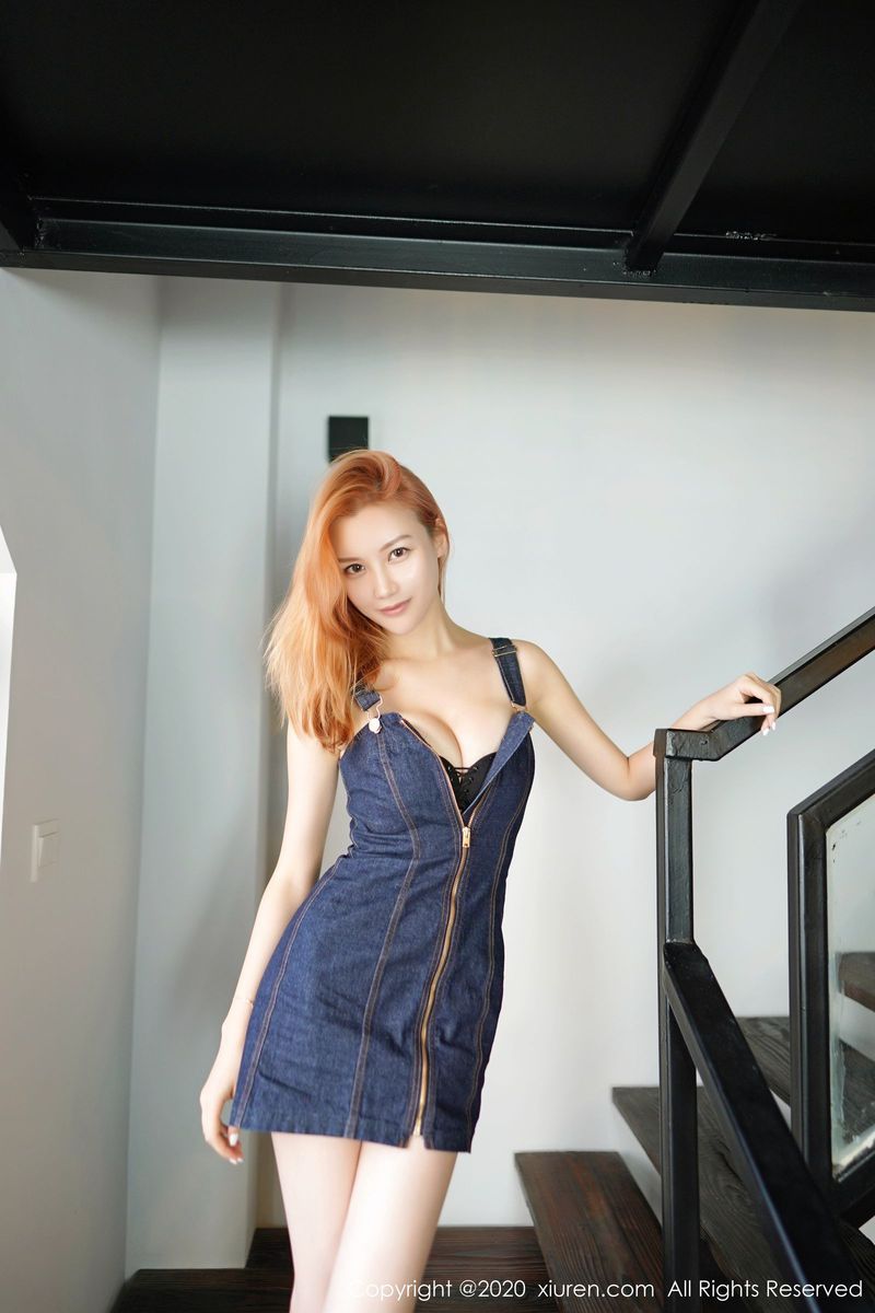 秀人网新人模特爱丽儿修长美腿吊带长裙内衣诱惑曼妙写真