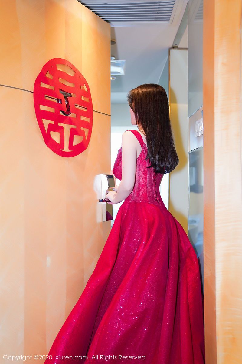 秀人网性感女神糯美子Mini童颜巨乳新娘主题大尺度诱惑写真