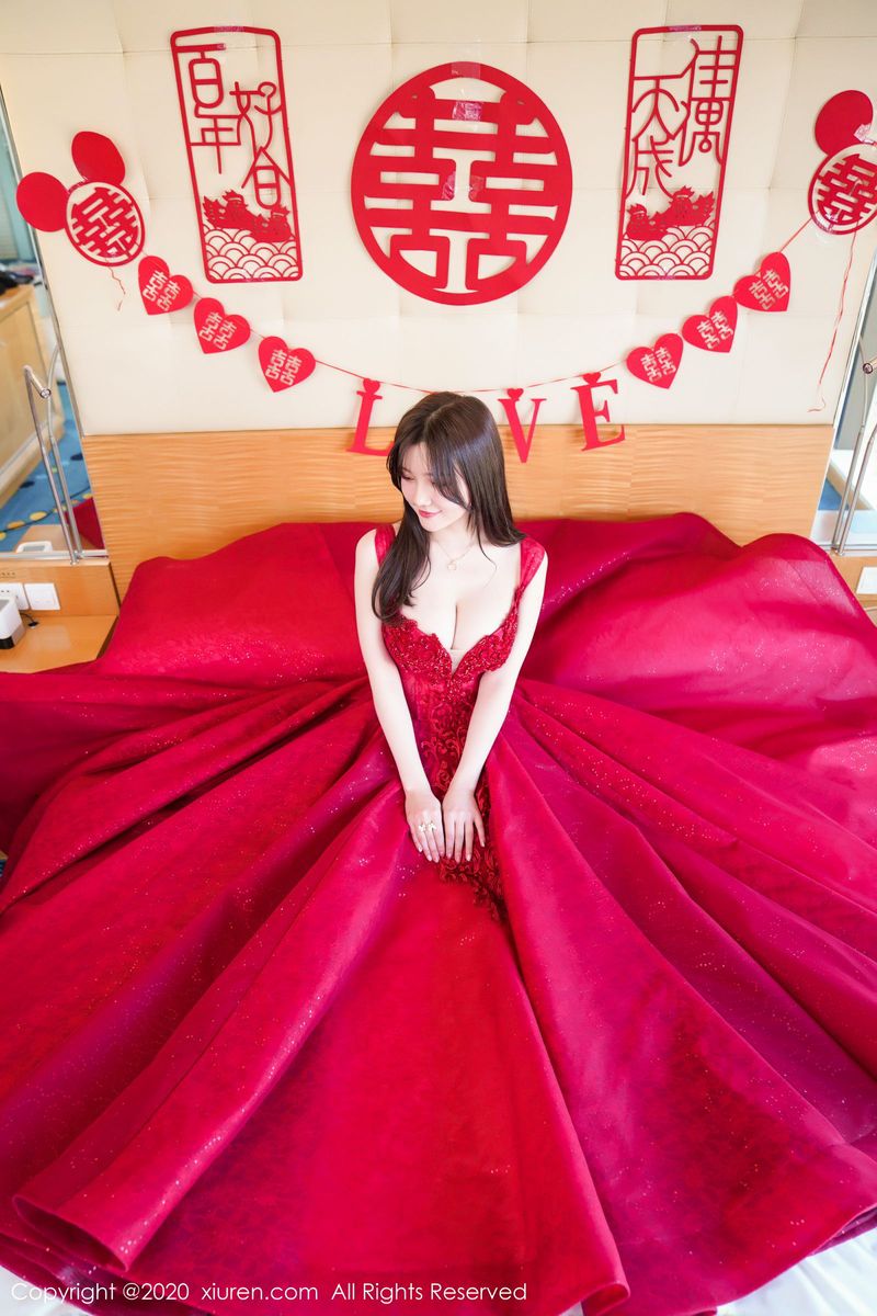 秀人网性感女神糯美子Mini童颜巨乳新娘主题大尺度诱惑写真