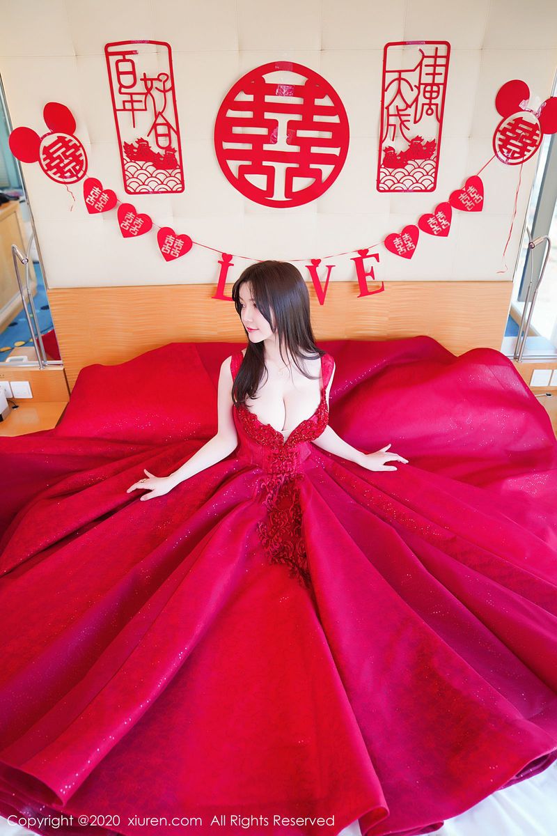 秀人网性感女神糯美子Mini童颜巨乳新娘主题大尺度诱惑写真