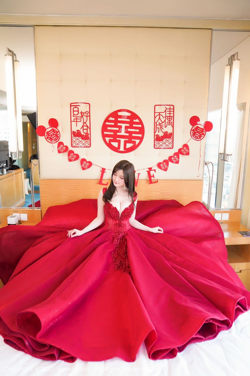 秀人网性感女神糯美子Mini童颜巨乳新娘主题大尺度诱惑写真