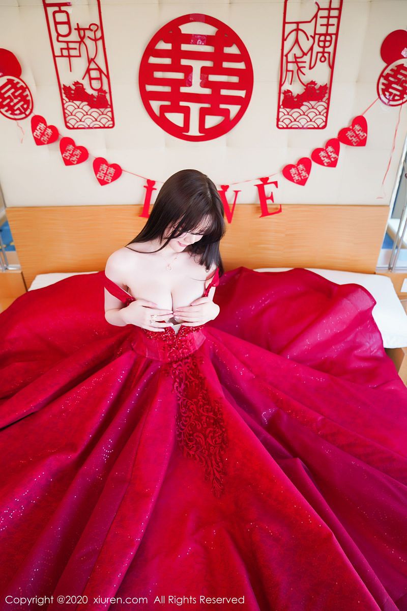 秀人网性感女神糯美子Mini童颜巨乳新娘主题大尺度诱惑写真