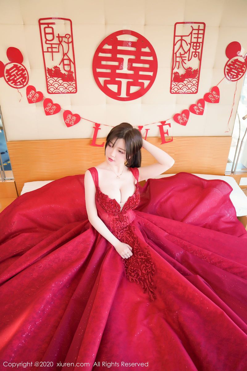 秀人网性感女神糯美子Mini童颜巨乳新娘主题大尺度诱惑写真