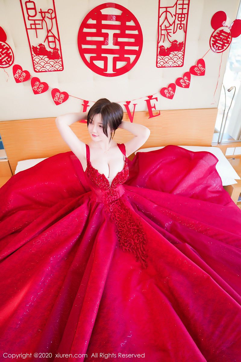 秀人网性感女神糯美子Mini童颜巨乳新娘主题大尺度诱惑写真