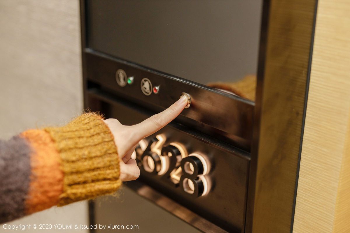 尤蜜荟性感女神周于希Sandy束缚の爱主题浮想联翩足量写真