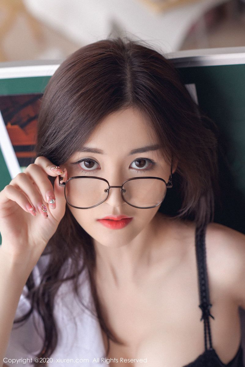 秀人网美女模特沈梦瑶女教师装扮黑色内衣制服诱惑写真